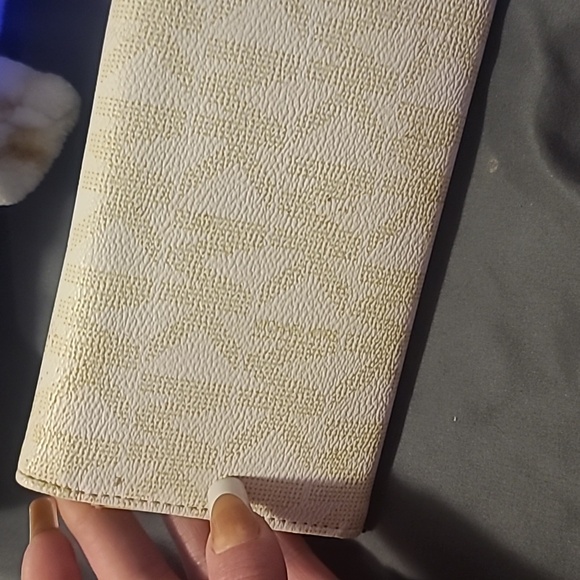 Michael Kors Wallet - Picture 2 of 9